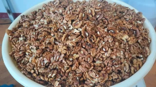 مغز گردو فسنجونی و قهوه ای روشن تویسرکان