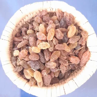 کشمش  سایه خشک در مجموعه مزرعه تویسرکان
